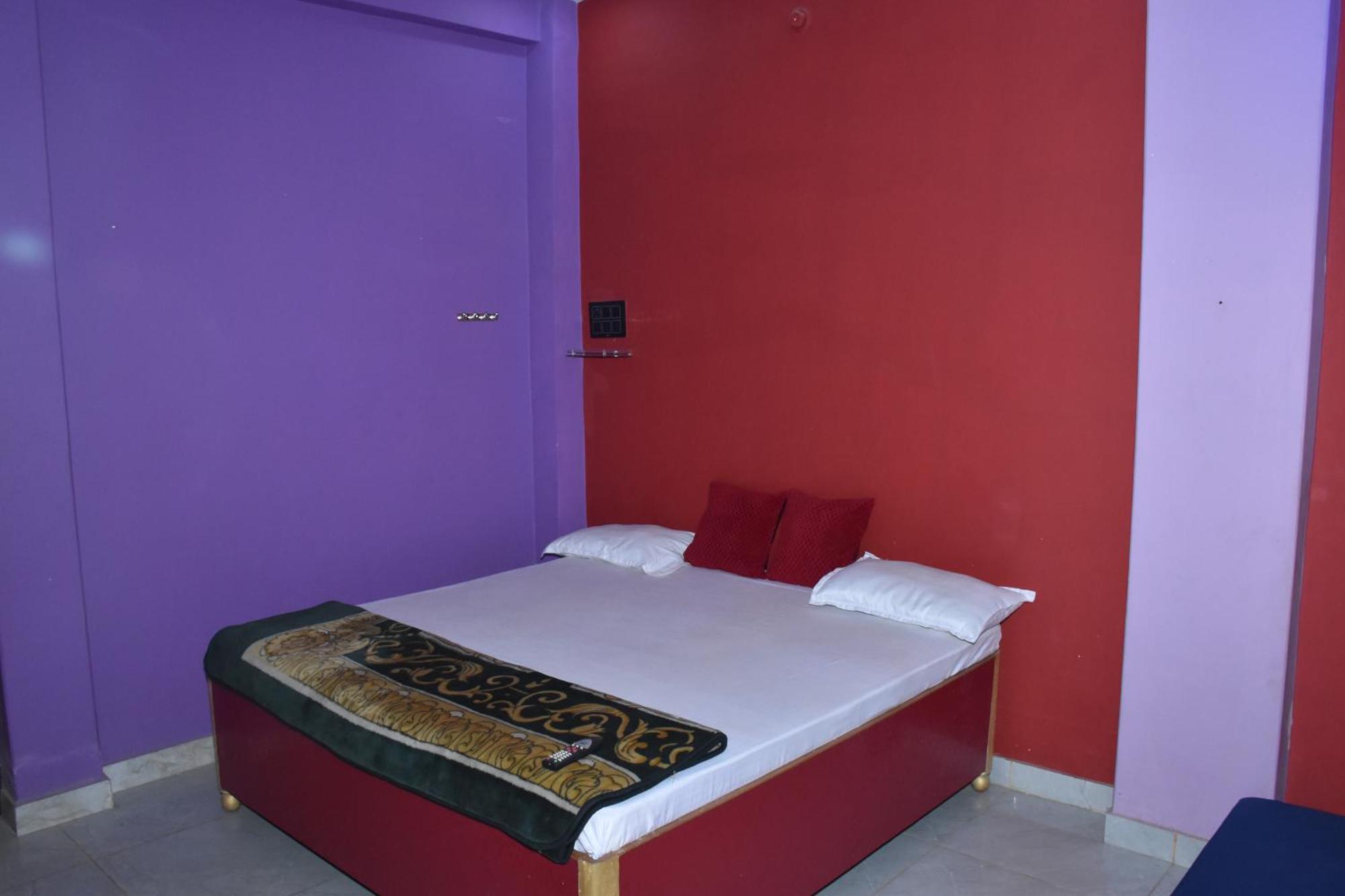 Veda'S Grand P.G Hotel Varanasi Exterior photo